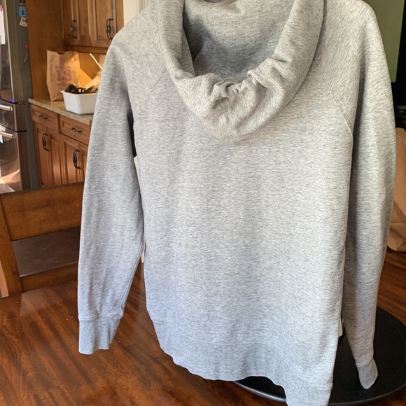 Levi's Classic Bat Wing Logo Hoodie - Picture 2 of 3